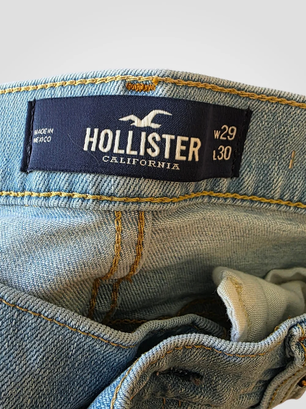 Hollister offers bundling